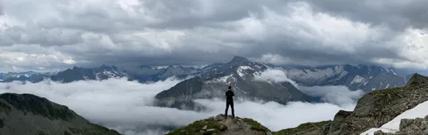 Friesenberghaus - Olpererhütte Alpine Mountain Hike, Austria